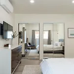 The Rosemont IV - La Jolla Luxury
